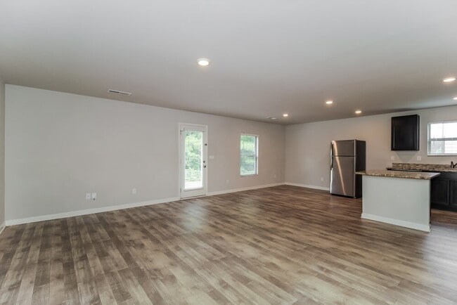 Building Photo - 3019 Chris Cir