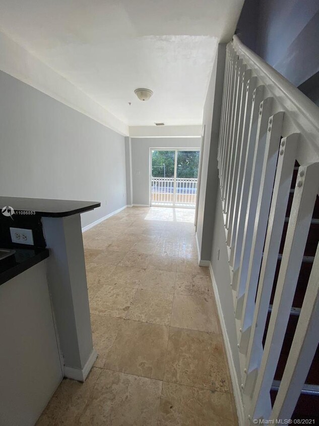 Foto principal - 1421 SW 3rd St