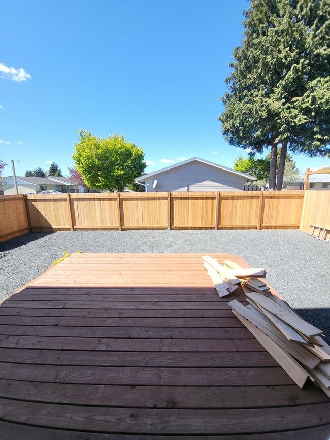 Foto del edificio - 683 Bryden Ave