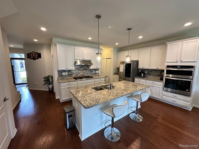 Foto del edificio - 43541 Prospect Ln