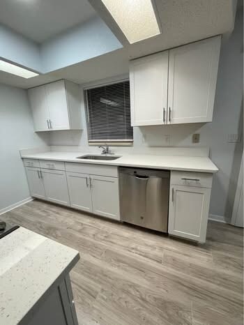 Foto del edificio - 15239 Chamberlain Blvd