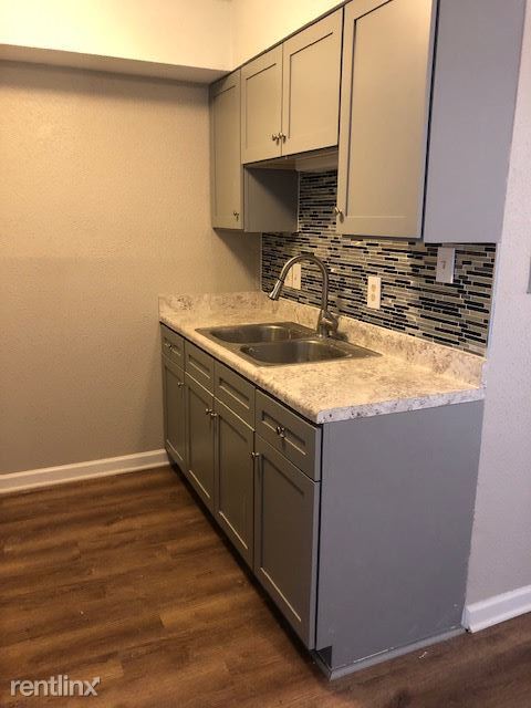 Foto del edificio - 2 br, 1.5 bath House - 425 Homestead St Apt A