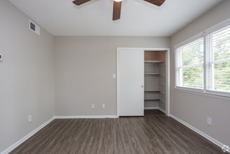 Interior Photo - Oakridge at Haymount