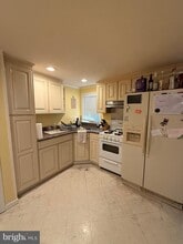 Building Photo - 2211 Browning Rd