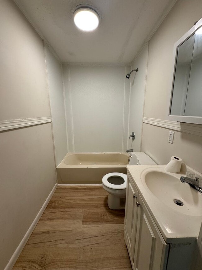 Building Photo - Renovated 3/1 House in North Rome- $1,095