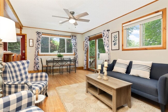Building Photo - 3 br, 1 bath House - 25 1st Street Southeast