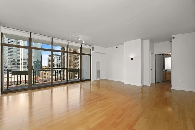 Building Photo - 1335 S Prairie Ave