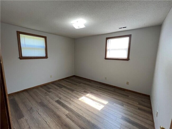 Foto del edificio - 779 S Main St