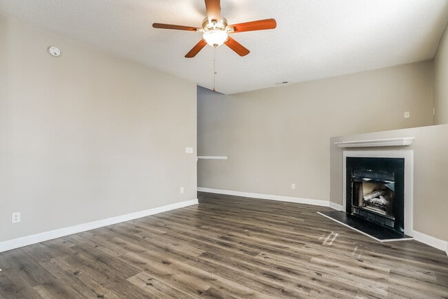 Foto del edificio - 1940 Shadow Glen Dr