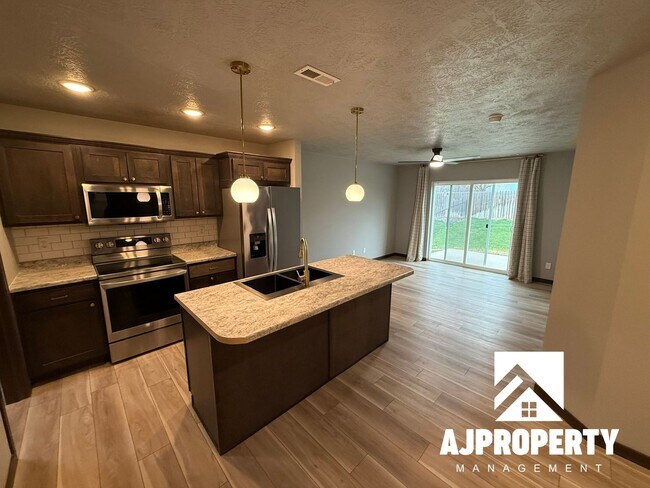 Building Photo - 6516 W 6th Pl.