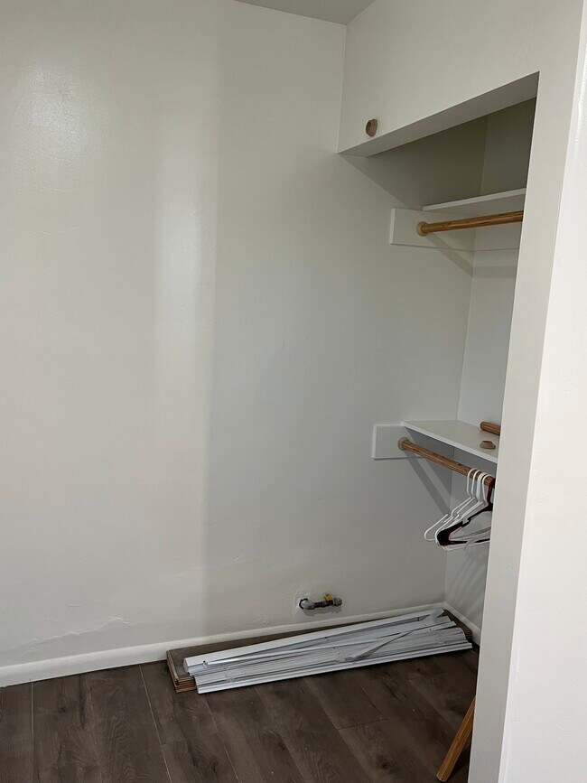 Closet - 124 N Drexel Ave