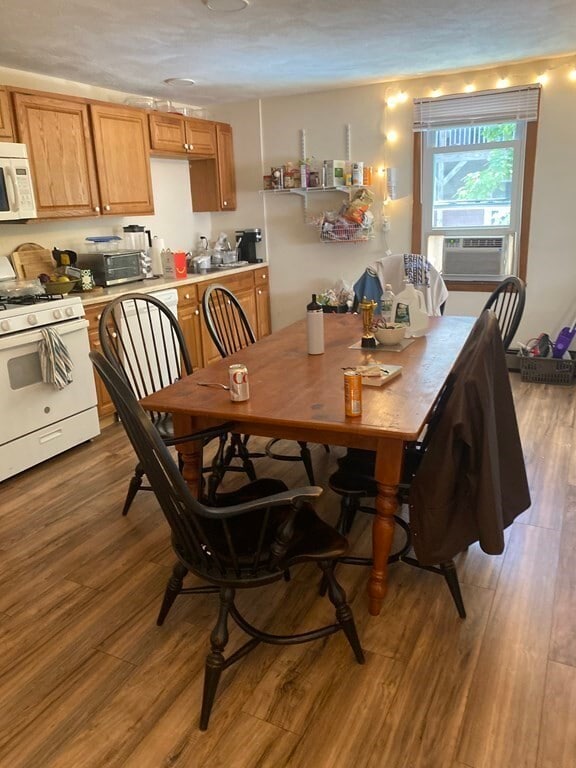 Building Photo - 163 College Ave