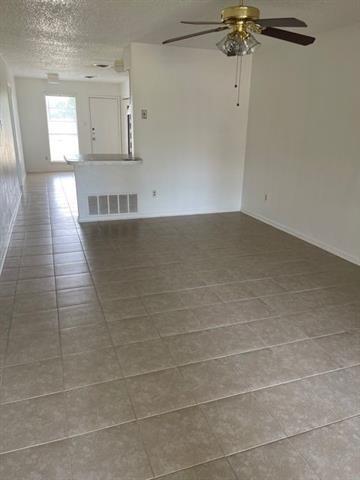 Building Photo - 702 Chaparral Cir