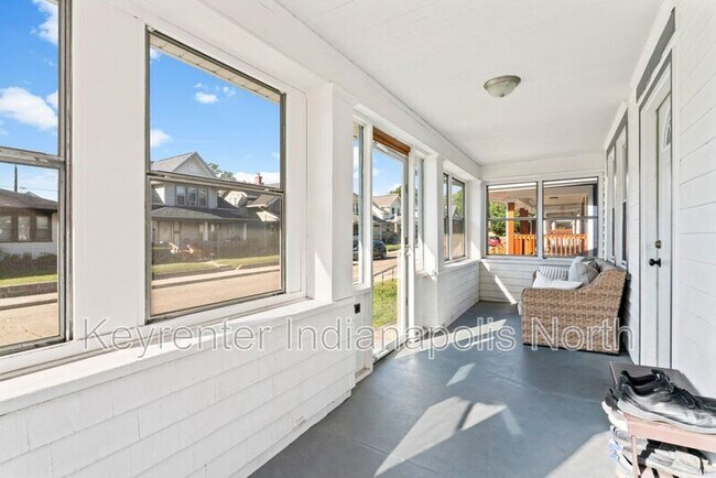 Building Photo - 316 W 39th St