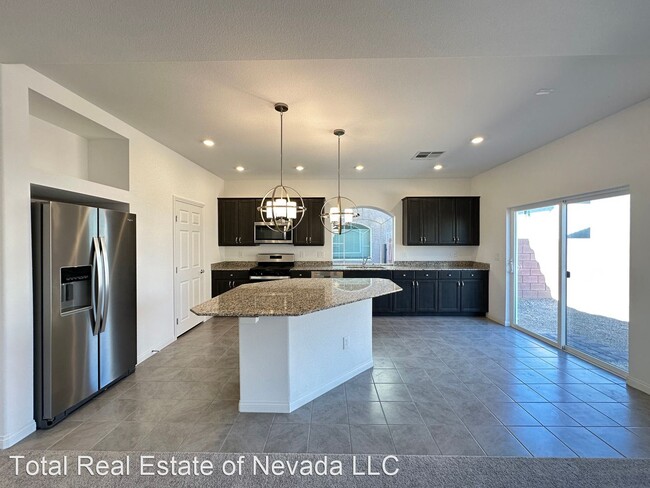 Building Photo - 3 br, 2.5 bath House - 7738 Bellenden St.