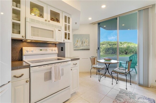 Foto del edificio - 9600 S Ocean Dr