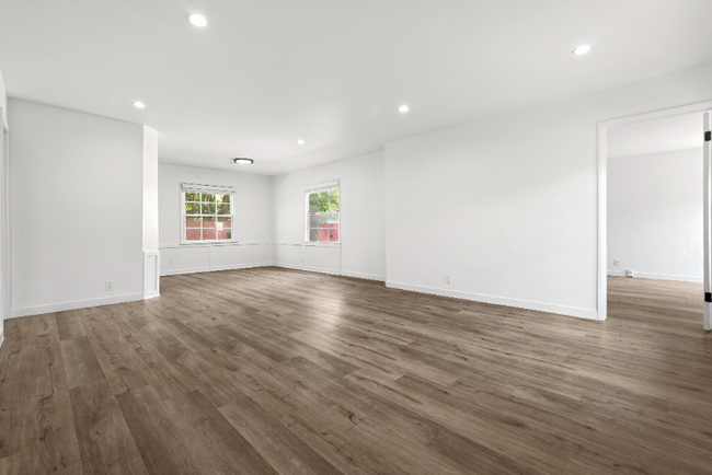Foto del edificio - 5848 1/2 Colfax Ave