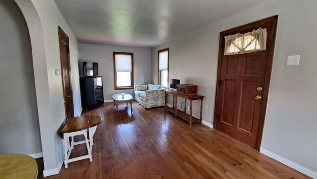 Building Photo - 310 N La Salle Ave