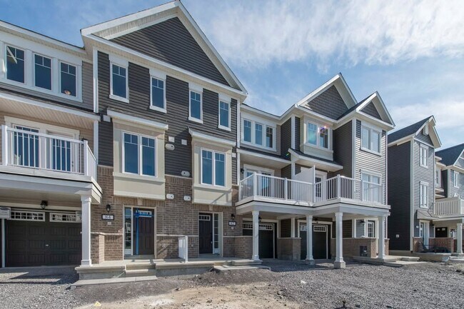 Photo du bâtiment - 82 Feathertop Ln