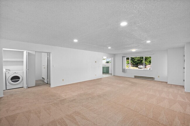 Building Photo - 1601 Norpoint Way NE