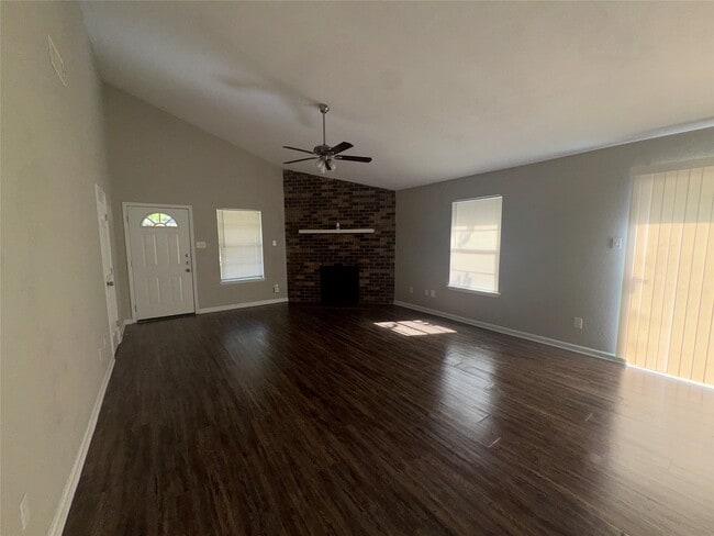 Building Photo - 1700 Tyler Ln