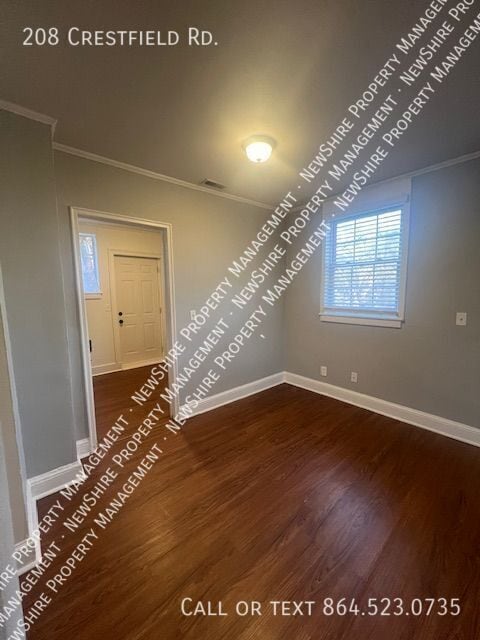 Photo - 208 Crestfield Rd House