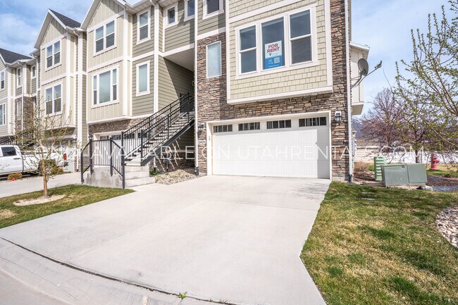 Building Photo - 13429 S Silver Rock Ln