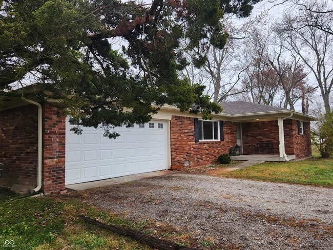 Building Photo - 9502 E 600 S