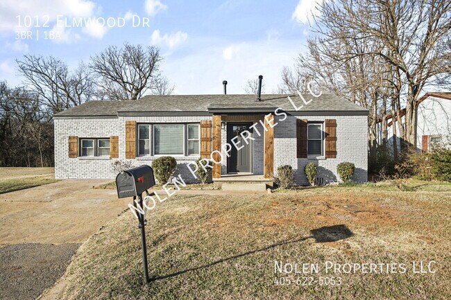 Foto del edificio - 1012 Elmwood Dr