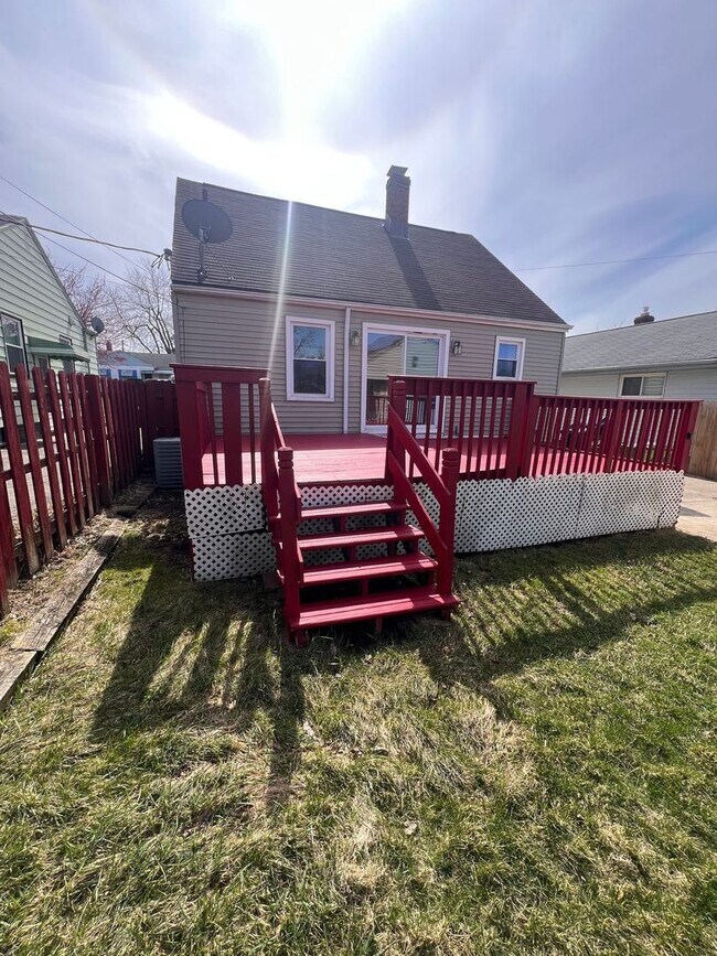 Building Photo - 12405 Reindeer Ave