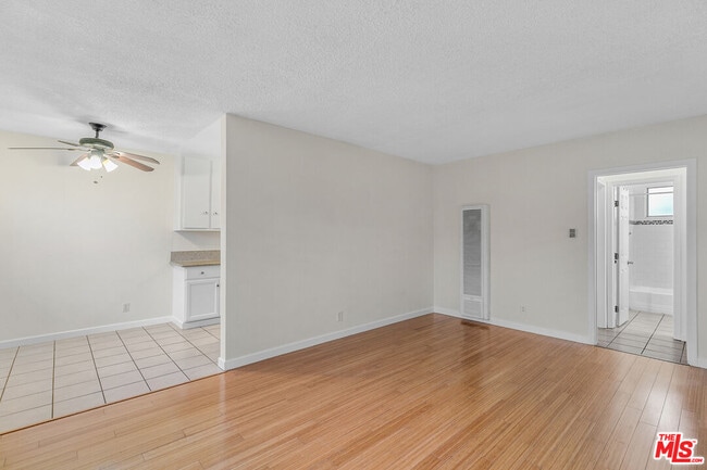 Foto del edificio - 2637 S Centinela Ave