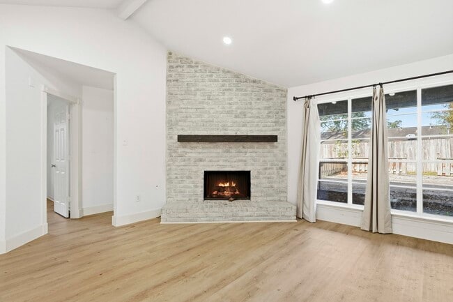 Building Photo - 11011 Almond Grove