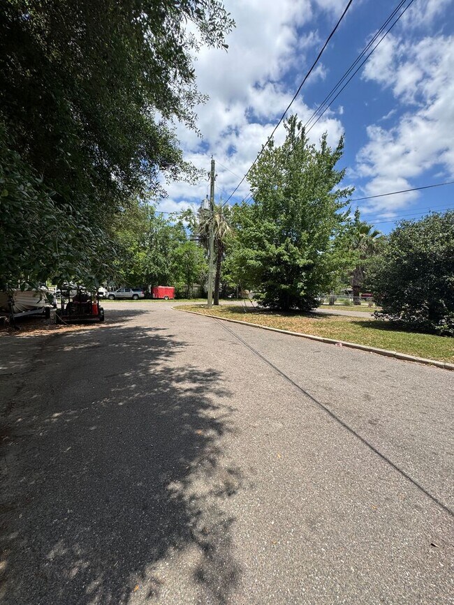 Foto del edificio - Freshly Renovated 3/2 Single Family in Wes...