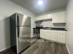 Building Photo - 123.5 N Main St