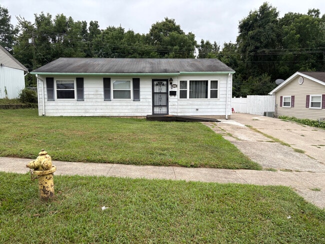 Building Photo - 1449 Wichita Dr S