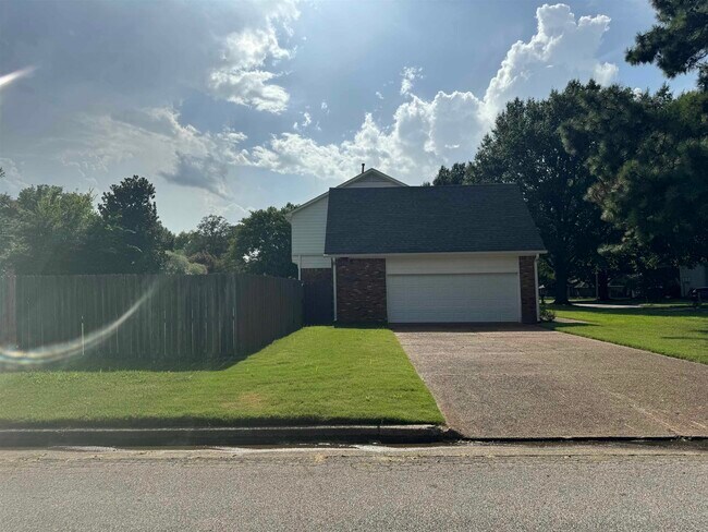 Foto del edificio - 339 Oakleigh Dr