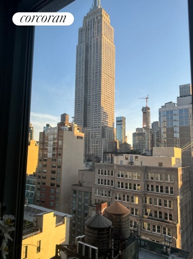 Foto principal - 70 W 37th St