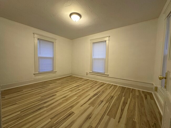 Building Photo - 35 Walker St