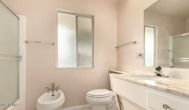 Building Photo - 10207 W Kingswood Cir