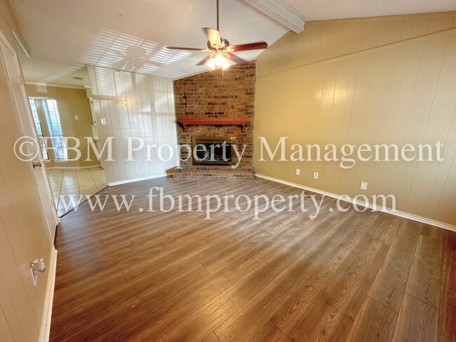 Photo - 2000 Verde Dr House