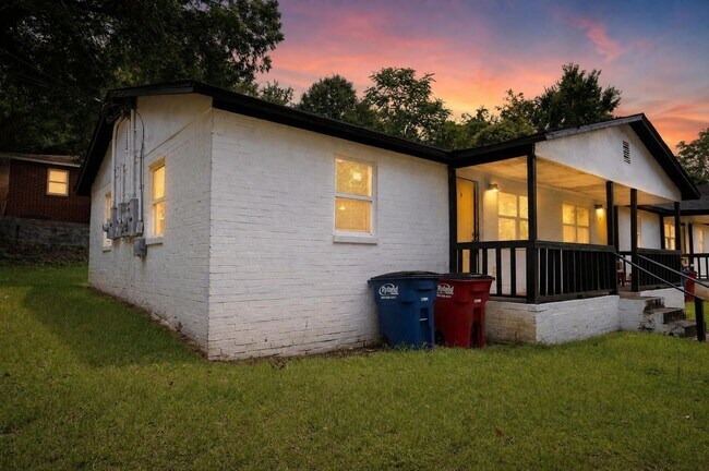 Building Photo - 1626 Telfair St Ln