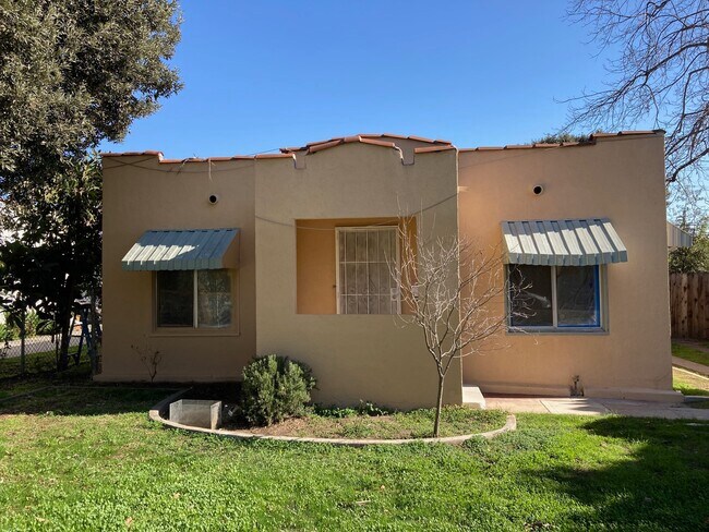 Building Photo - 1042 Sonora Ave