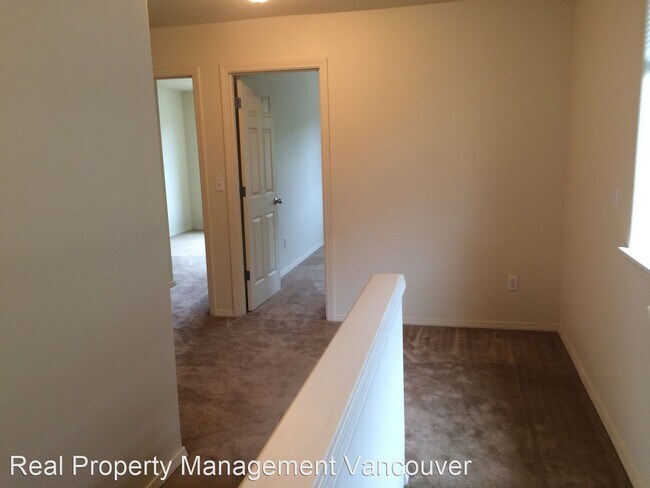 Building Photo - 3 br, 2.5 bath House - 13018 NE 26th Street