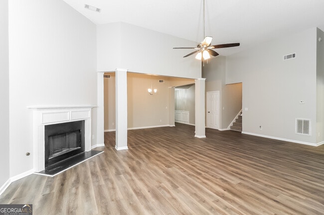 Building Photo - 4223 Butternut Pl