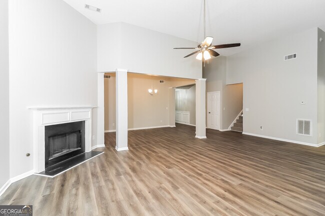 Foto del edificio - 4223 Butternut Pl