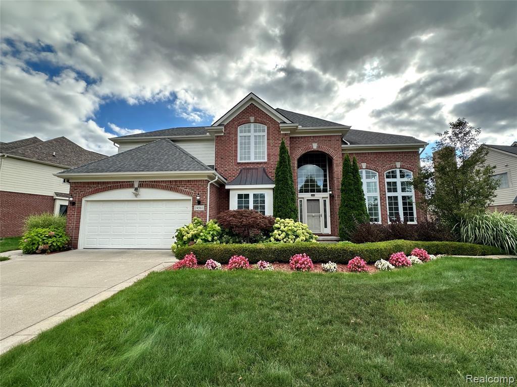 Foto principal - 24561 Cavendish Ave E