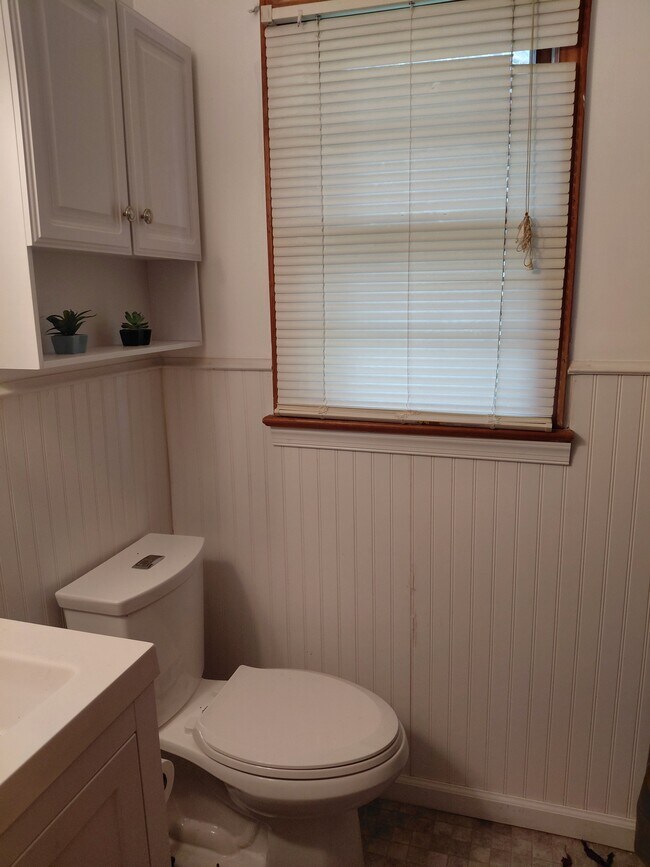 Baño - 901 Old Homestead Ln