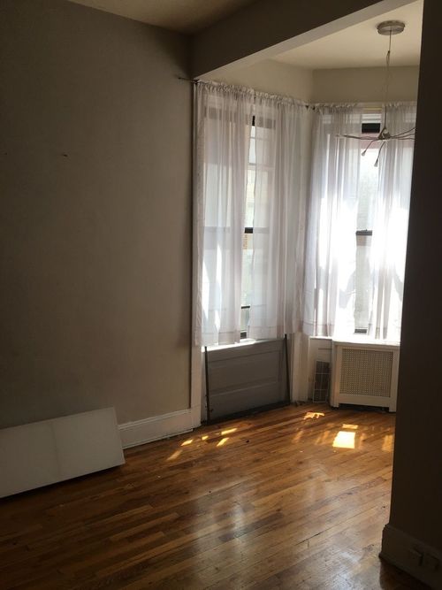 Building Photo - 121 E 39th St