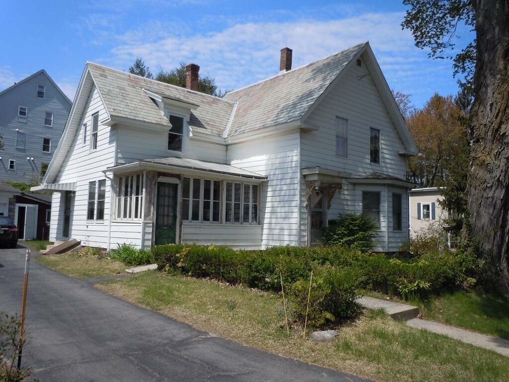 84 Albee St Unit 2, Fitchburg, MA 01420 Room for Rent in Fitchburg