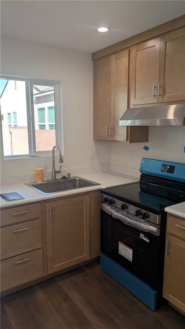 Building Photo - 5204 Minturn Ave